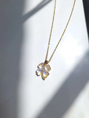 Çelik Gold Yonca Kadın Şans Kolye