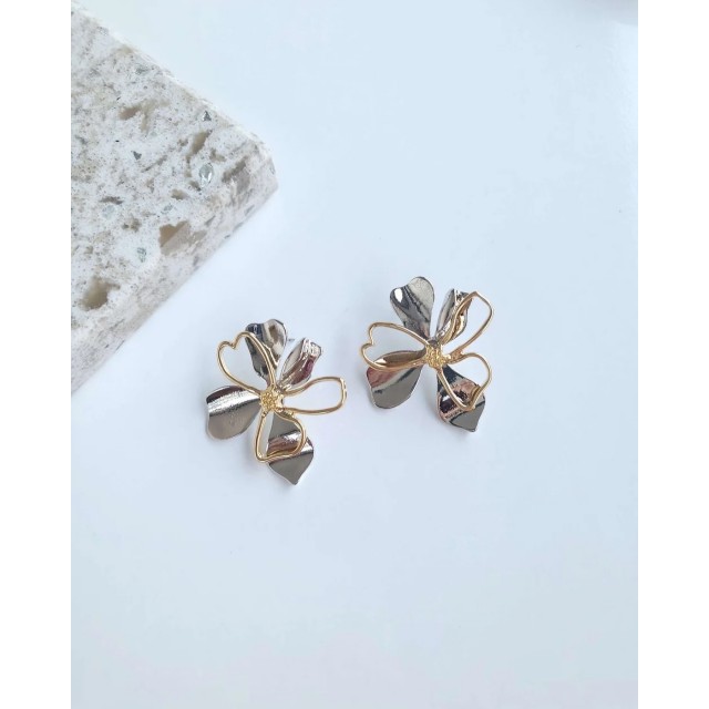 Vip Çift Renkli Çiçek Kadın Küpe