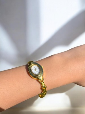 Kadın İnce Kordonlu Vintage Metal Kasa Gold Kol Saat 1