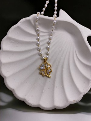 Çelik Yonca Figürlü Boncuklu Zincir Kadın Kolye