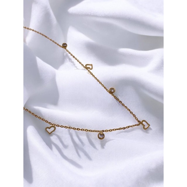 Çelik Minik Kalp Figürlü Zarif Charmlı Kadın Kolye Çelik Minik Kalp Figürlü Zarif Charmlı Kadın Kolye