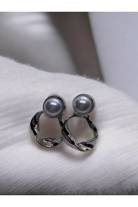 Çelik İnci Detaylı Gümüş Yuvarlak Şık Küpe