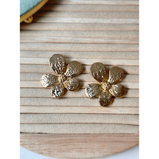 Çiçek Desenli Büyük Küpe