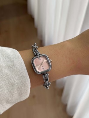 Kadın Kare Kadran Zincir Kordonlu Gümüş Tiffany Kol Saati 26