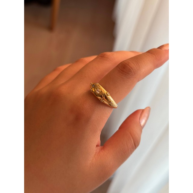 Beyaz Taşlı Yıldız Motifli Çelik Gold Ayarlanabilir Kalın Yüzük