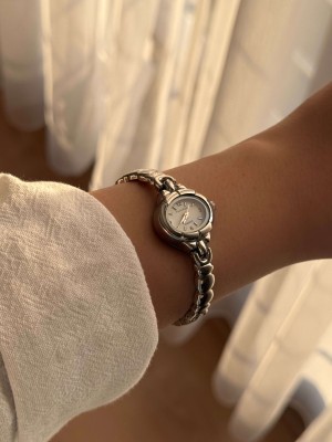 Kadın İnce Kordonlu Vintage Metal Kasa Gümüş Minimal Kol Saati 28