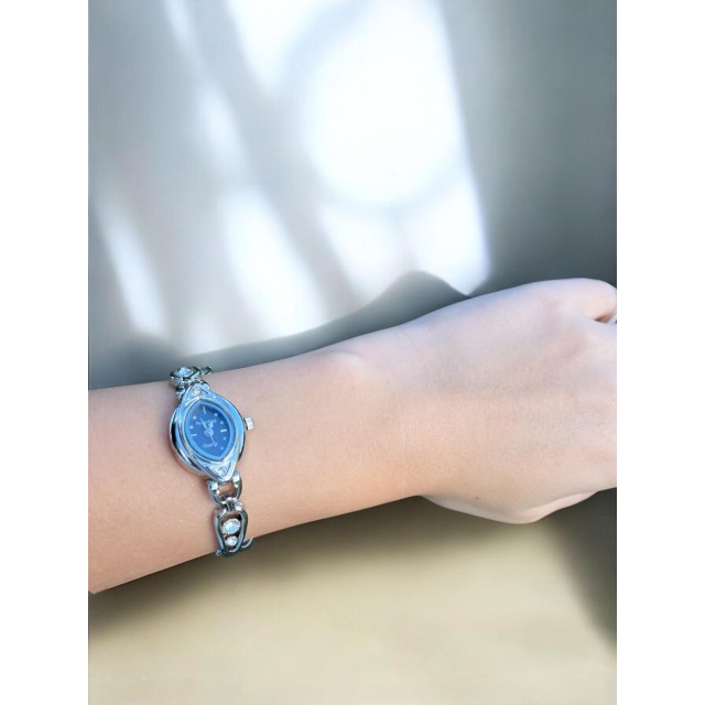 Kadın İnce Kordonlu Vintage Metal Kasa Silver Kol Saati 2 Kadın İnce Kordonlu Vintage Metal Kasa Silver Kol Saati 2