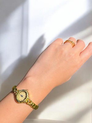 Kadın İnce Kordonlu Vintage Metal Kasa Gold Kol Saat 2 Kadın İnce Kordonlu Vintage Metal Kasa Gold Kol Saat 2