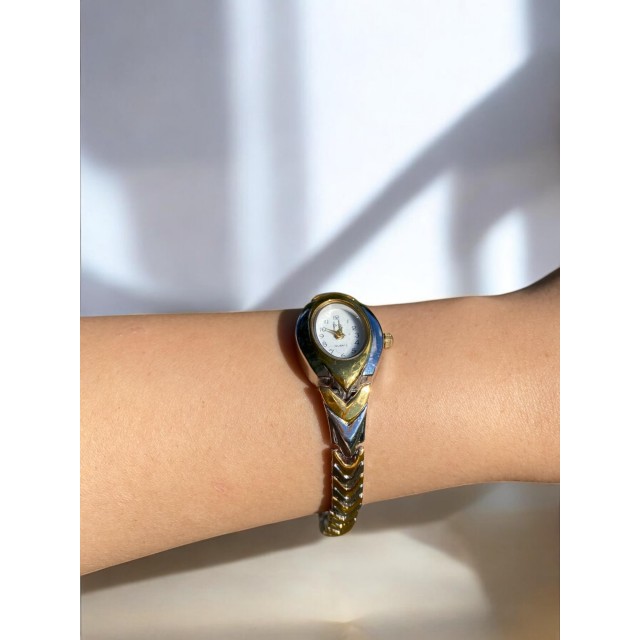 Kadın İnce Kordonlu Vintage Metal Kasa Silver Kol Saati 3 Kadın İnce Kordonlu Vintage Metal Kasa Silver Kol Saati 3