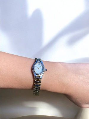 Kadın İnce Kordonlu Vintage Metal Kasa Silver Kol Saati 4 Kadın İnce Kordonlu Vintage Metal Kasa Silver Kol Saati 4