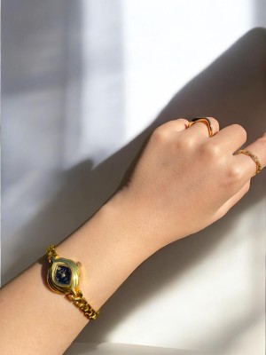 Kadın İnce Kordonlu Vintage Metal Kasa Gold Kol Saat 5 Kadın İnce Kordonlu Vintage Metal Kasa Gold Kol Saat 5