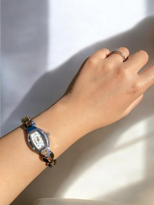 Kadın İnce Kordonlu Vintage Metal Kasa Silver Kol Saati 5 Kadın İnce Kordonlu Vintage Metal Kasa Silver Kol Saati 5