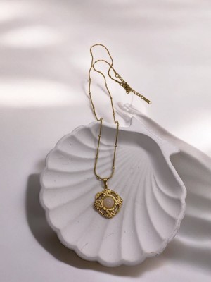 Vintage Çerçeveli Sedef Taşlı Kadın Çelik Kolye