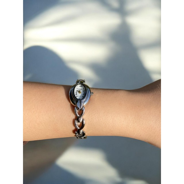 Kadın İnce Kordonlu Vintage Metal Kasa Silver Kol Saati 6 Kadın İnce Kordonlu Vintage Metal Kasa Silver Kol Saati 6