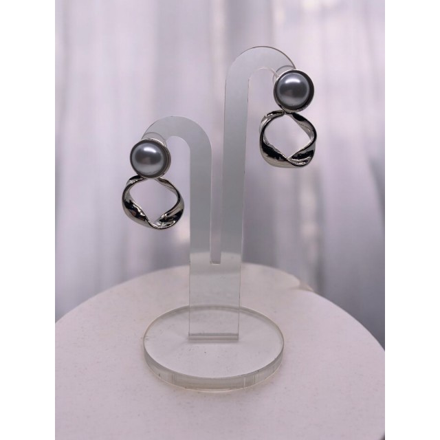 Çelik İnci Detaylı Gümüş Yuvarlak Şık Küpe Çelik İnci Detaylı Gümüş Yuvarlak Şık Küpe