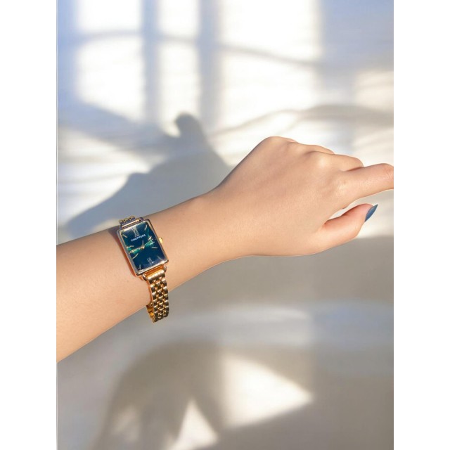 Dikdörtgen Zümrüt Yeşili Kadranlı Gold Kordonlu Kadın Vintage Saat-11