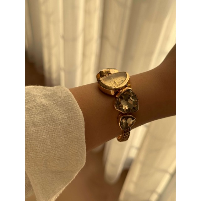 Kadın Altın Renk Şık Taşlı Kol Saati 22