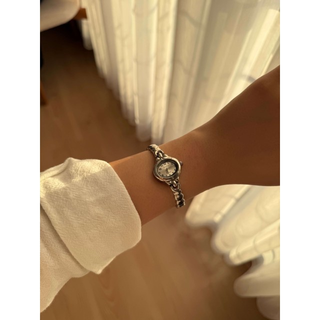 Kadın İnce Kordonlu Vintage Metal Kasa Gümüş Minimal Kol Saati 18