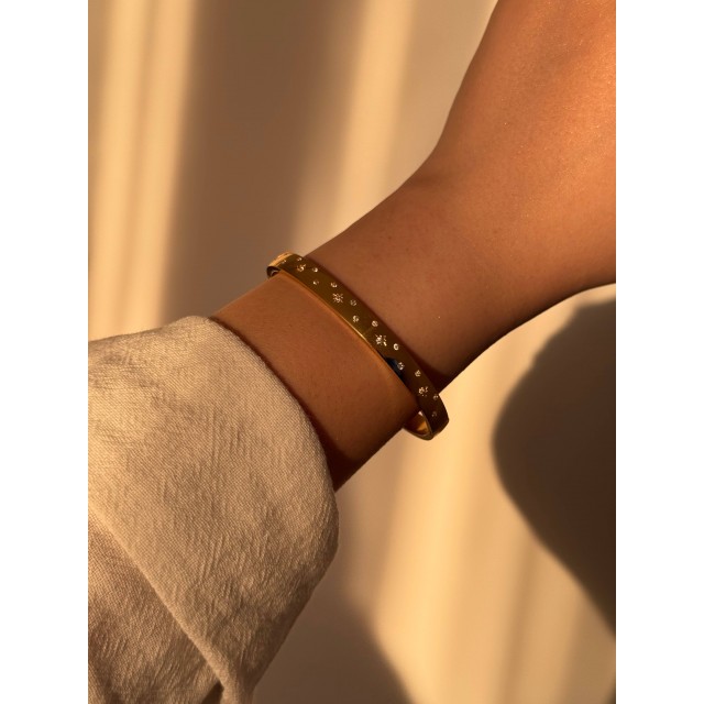 Beyaz Taşlı Kuzey Yıldızı Motifli Çelik Gold Kelepçe Bileklik Beyaz Taşlı Kuzey Yıldızı Motifli Çelik Gold Kelepçe Bileklik