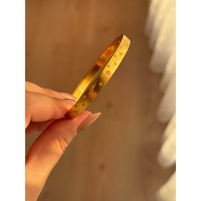 Beyaz Taşlı Kuzey Yıldızı Motifli Çelik Gold Kelepçe Bileklik Beyaz Taşlı Kuzey Yıldızı Motifli Çelik Gold Kelepçe Bileklik