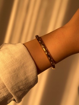 Beyaz Taşlı Yıldız Motifli Çelik Gold Bileklik