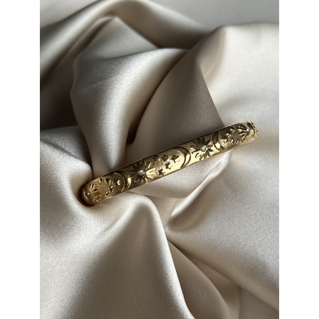 Beyaz Taşlı Güneş ve Ay Motifli Bileklik Beyaz Taşlı Güneş ve Ay Motifli Bileklik