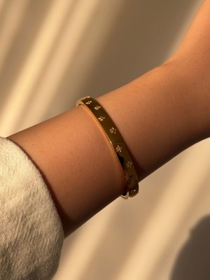 Beyaz Taşlı Yıldız Motifli Çelik Gold Kelepçe Bileklik