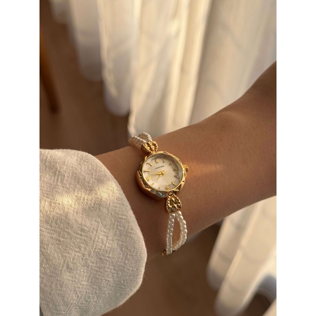 Yuvarlak Beyaz Kadranlı Altın İnci Kordonlu Kadın Vintage Saat- 27