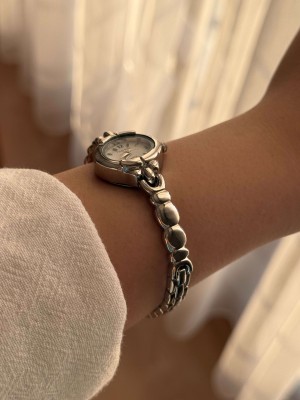 Kadın İnce Kordonlu Vintage Metal Kasa Gümüş Minimal Kol Saati 28