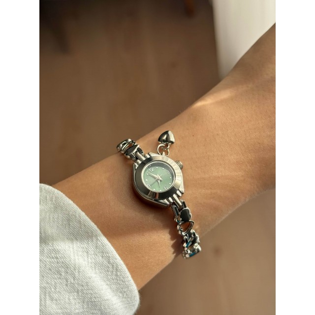 İnce Kalpli Kordon Vintage Çelik Gümüş Minimal Zümrüt Yeşili Kasa Charmlı Kadın Kol Saati -34