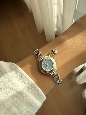 İnce Kalpli Kordon Vintage Çelik Gümüş Minimal Lacivert Kasa Charmlı Kadın Kol Saati -35