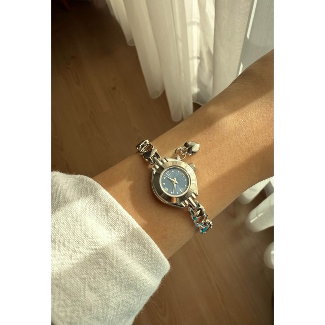 İnce Kalpli Kordon Vintage Çelik Gümüş Minimal Lacivert Kasa Charmlı Kadın Kol Saati -35