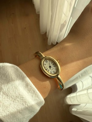 Kelepçe Minimal Çelik Gold Kadın Kol Saati -37