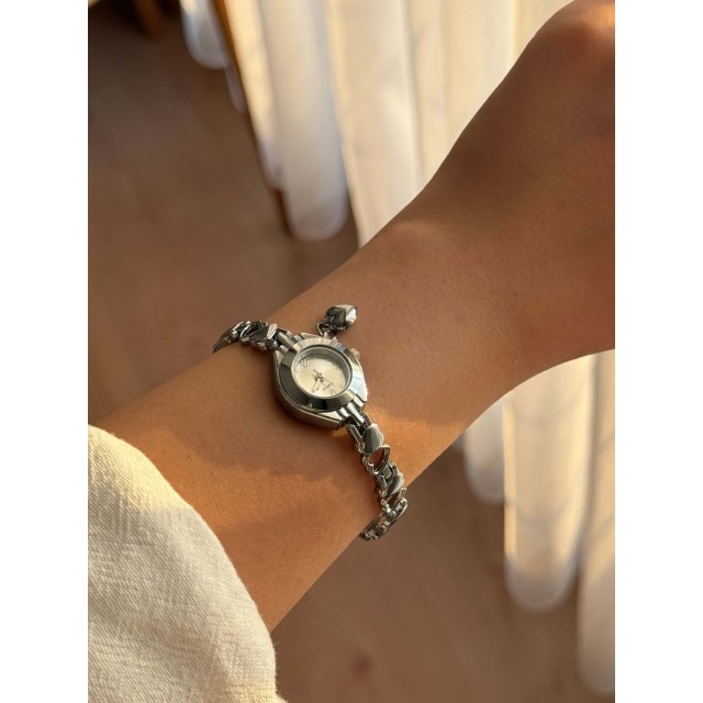 İnce Kalpli Kordon Vintage Çelik Gümüş Minimal Beyaz Kasa Charmlı Kadın Kol Saati -38