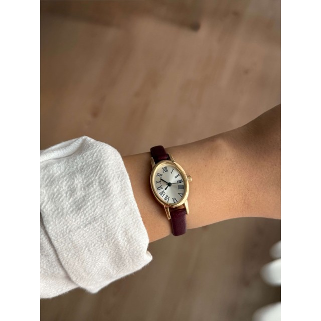 Beyaz Kadranlı İnce Bordo Deri Kayış Kadın Kol Saati -43 Beyaz Kadranlı İnce Bordo Deri Kayış Kadın Kol Saati -43
