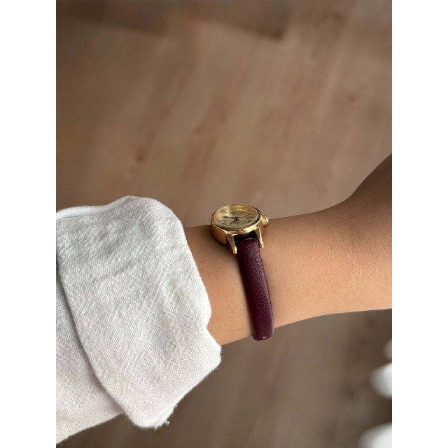 Beyaz Kadranlı İnce Bordo Deri Kayış Kadın Kol Saati -43 Beyaz Kadranlı İnce Bordo Deri Kayış Kadın Kol Saati -43