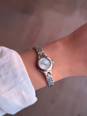 Buz Mavisi Kadran İnce Kordon Vintage Çelik Gümüş Minimal Kadın Kol Saati - 47